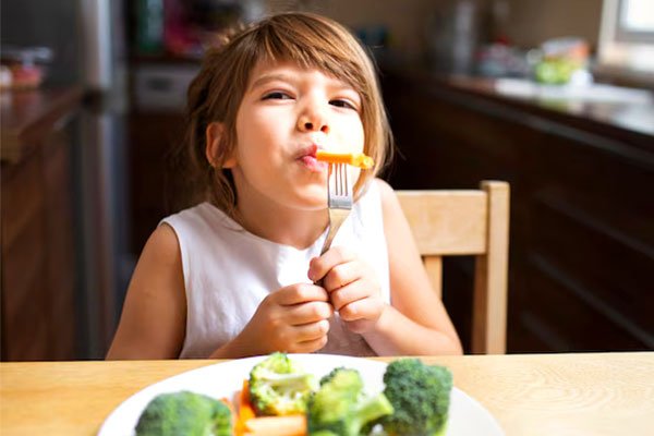 benefícios da fonoaudiologia no tratamentos de crianças com seletividade alimentar ou problemas de deglutição